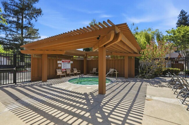 Building Photo - 2071 Holly Branch Ct