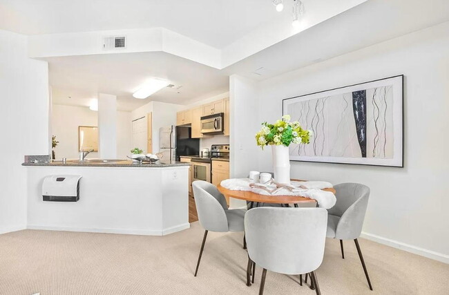 Building Photo - "Chic 1-Bed Oasis in San Jose with Hardwoo...