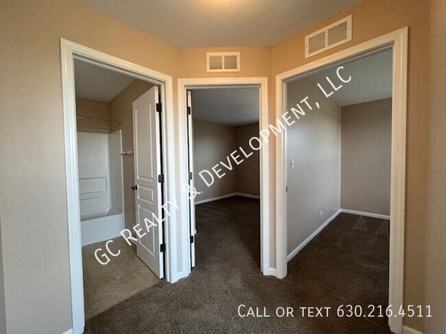 Building Photo - 1513 Bristol Ln