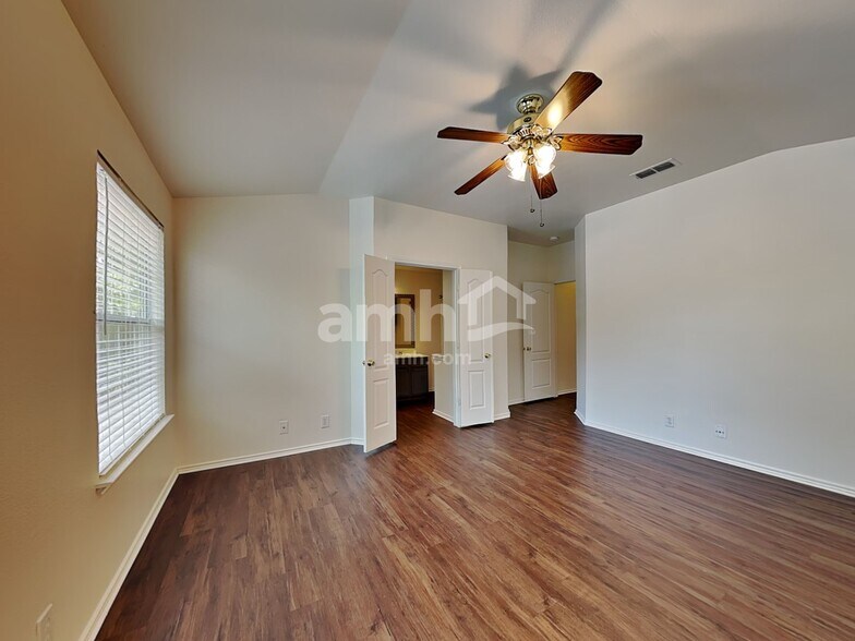 Building Photo - 6702 Sandy Point Dr