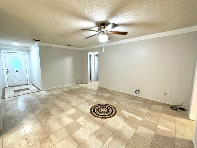 Building Photo - 8278 Bucksaw Dr