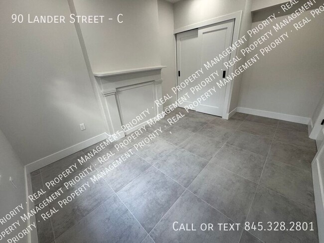 Building Photo - 90 Lander St