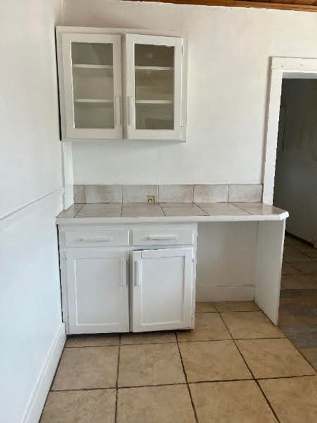 Building Photo - Animal Friendly 2 bed 2 bath