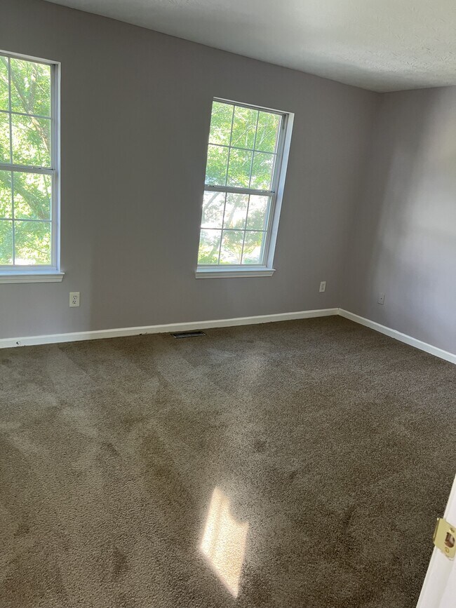 Building Photo - 3179 Kingswood Glen