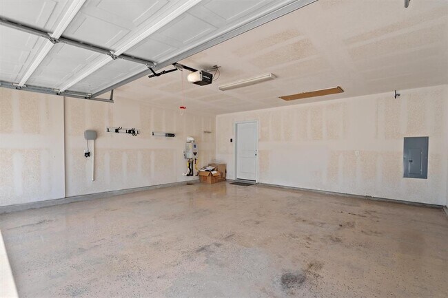 Building Photo - 11104 Mickelson Dr