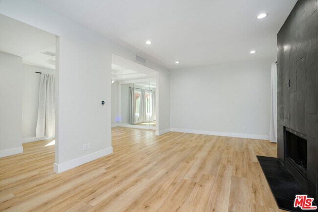 Building Photo - 5923 Etiwanda Ave