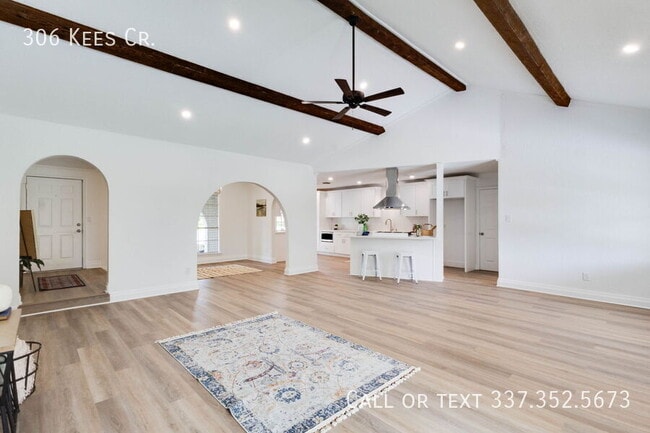 Building Photo - 306 Kees Cir