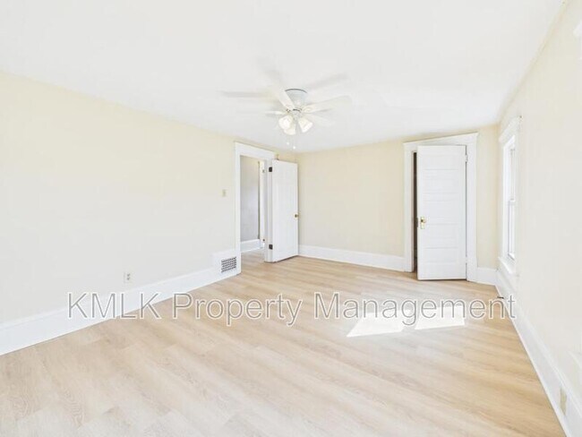 Building Photo - 773 Montana Ave