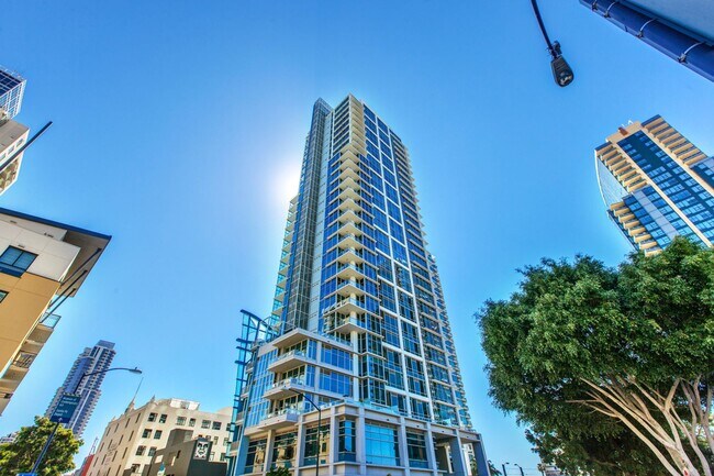 Building Photo - Little Italy Fully Furnished 1 Bedroom! Av...