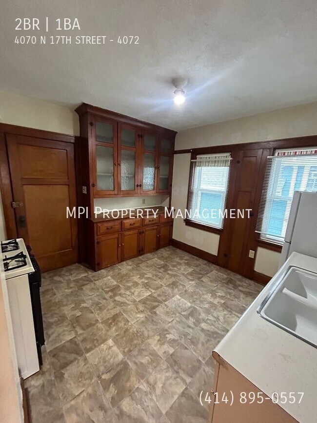 Building Photo - 4072 N 17th Street Upper 2BR