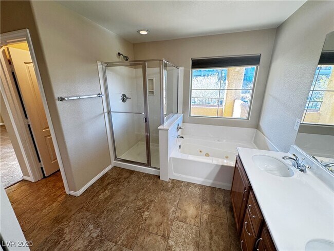 Building Photo - 5361 Candlespice Way