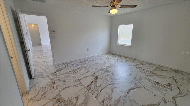 Building Photo - 3048 Bonkirk Dr