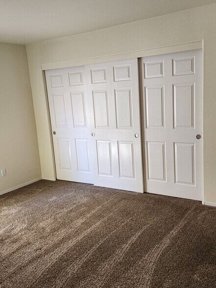 Building Photo - 2233 James Bilbray Dr