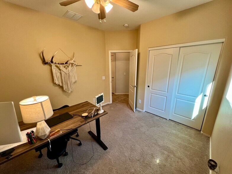 Building Photo - 4210 E Alamo St