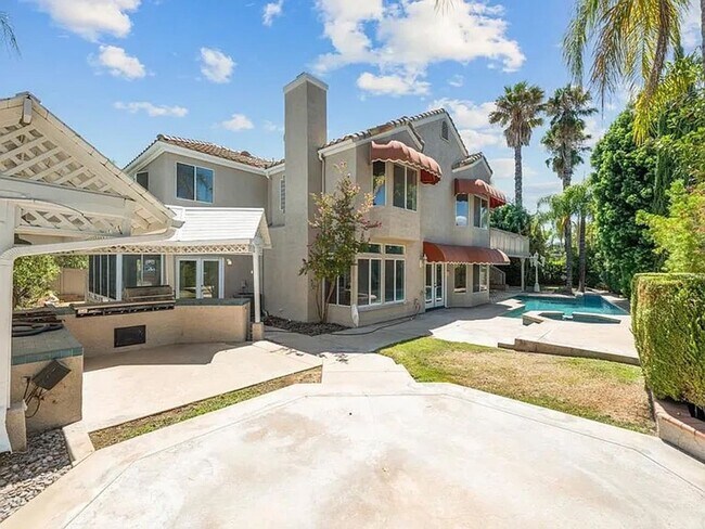 Building Photo - Beautiful Home in Murietta