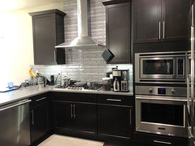 Building Photo - Majestic Home at Silver Peak Estates with 5 Bed and 3 Bath