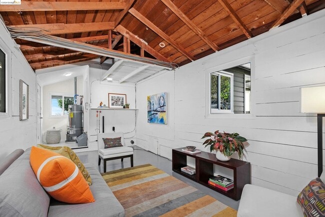 Building Photo - 24639 Leona Dr