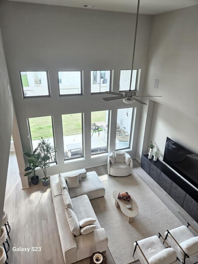 Building Photo - 2406 Pear Blossom Ln