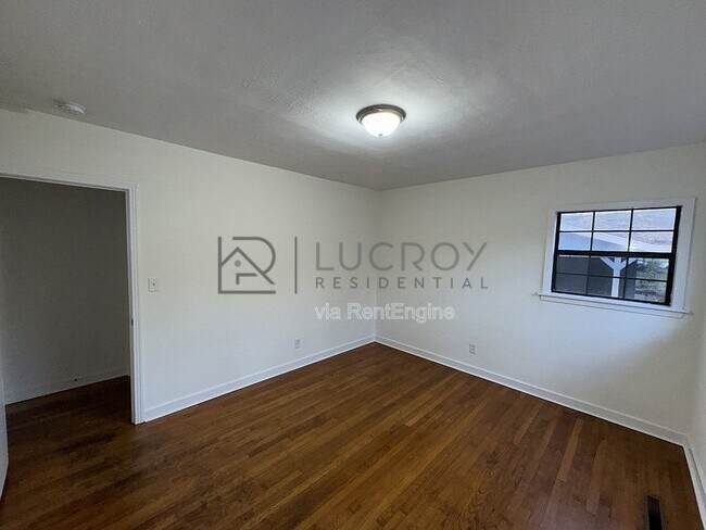 Building Photo - 3147 Shirley Dr