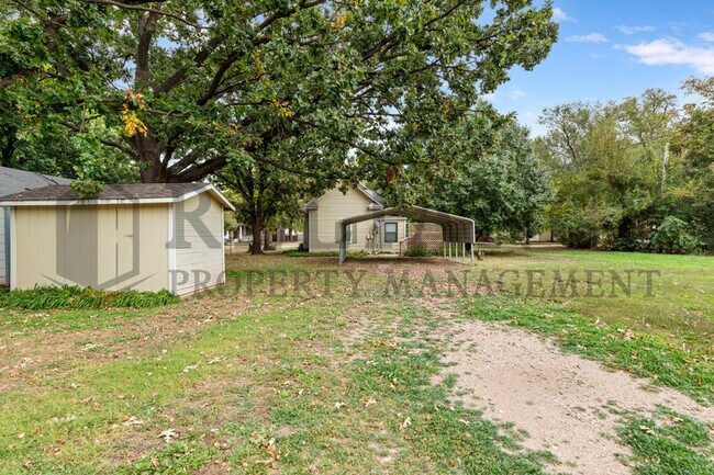 Building Photo - 109 N Emporia St