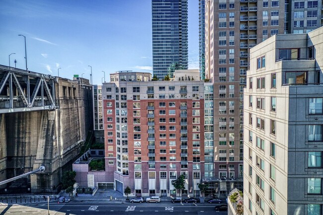 Building Photo - South Beach 23rd Floor Views! Bring pets! ...