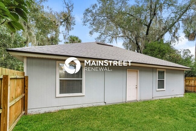 Building Photo - 3 Bedroom Pet-Friendly Home in Green Cove Springs, FL with Main Street Renewal