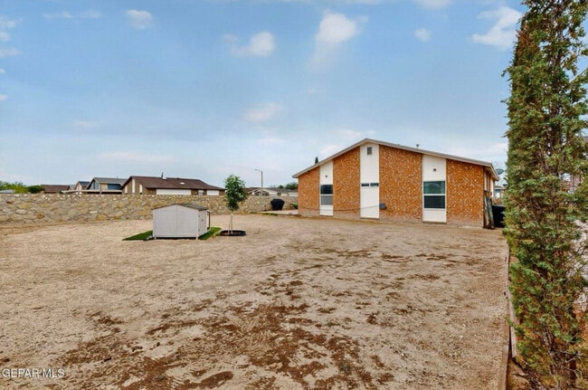 Building Photo - 14269 Escalera Dr