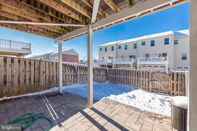 Building Photo - 25767 Double Bridle Terrace