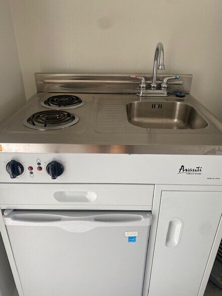 Building Photo - 2486 Venice Blvd