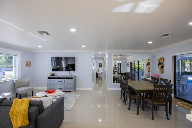 Building Photo - 1853 Florida Mango Rd