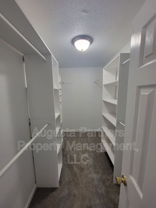 Building Photo - 157 Moss Creek Dr