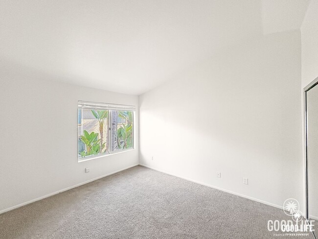 Building Photo - Modern Living with Clean Amenities