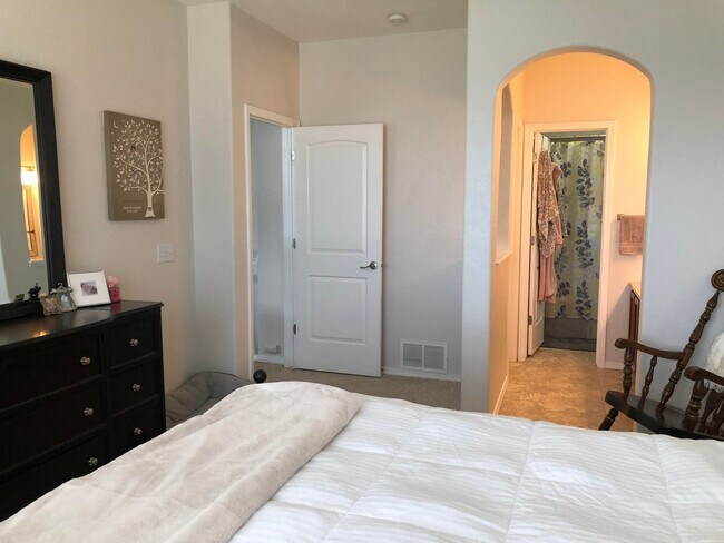 Building Photo - Beautiful renovated 4 Bedroom Rancher in D-12 with Cheyenne Mtn. Views, close to Ft. Carson!