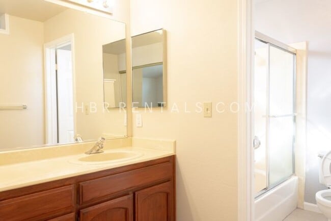 Building Photo - Charming 3-Bedroom Retreat with Cozy Fireplace in Tracy – Spacious Home with 2.5 Baths!