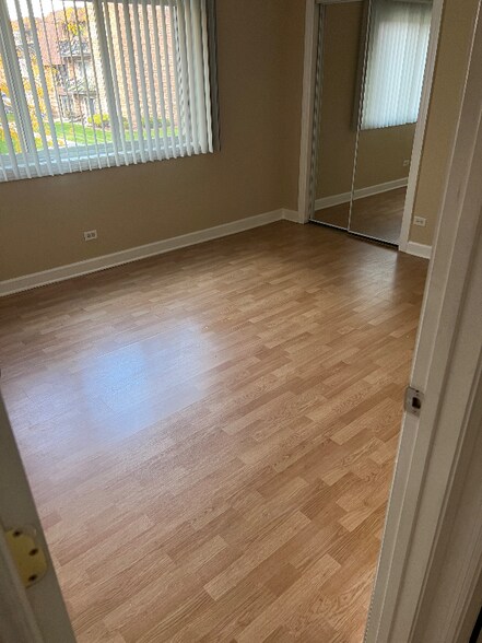 Building Photo - 17515 Sandalwood Dr