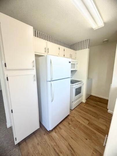 Building Photo - 728 W San Antonio St