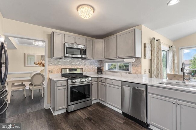 Building Photo - 18318 Lyles Dr