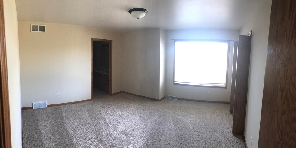 Building Photo - 1135 Ellys Way