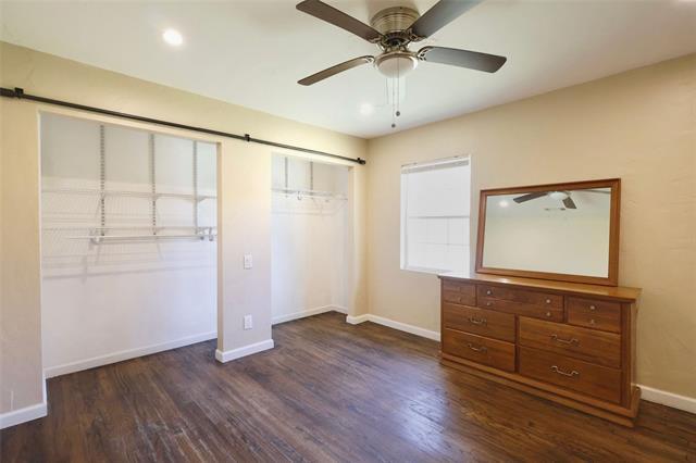 Building Photo - 1004 W Cayuga Dr