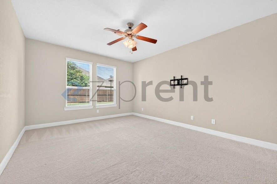 Building Photo - Unit