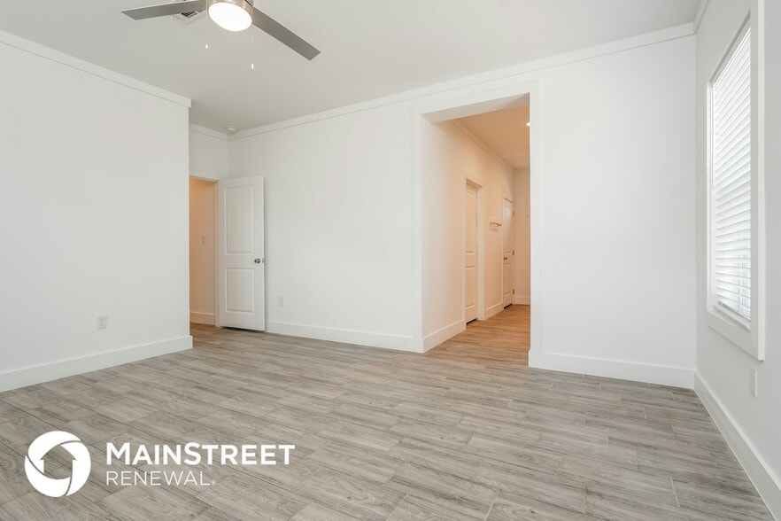 Building Photo - 3830 Holmes St