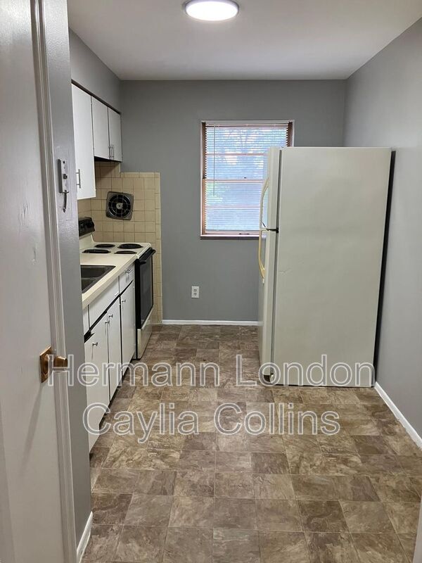 Building Photo - 1708 S Tucker Blvd