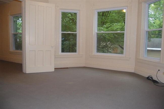 Building Photo - Energy Efficient 2 Bedroom One Block From ...