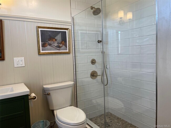 Building Photo - 1106 Main St