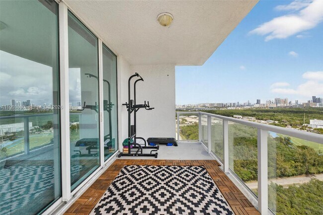 Building Photo - 15051 Royal Oaks Ln