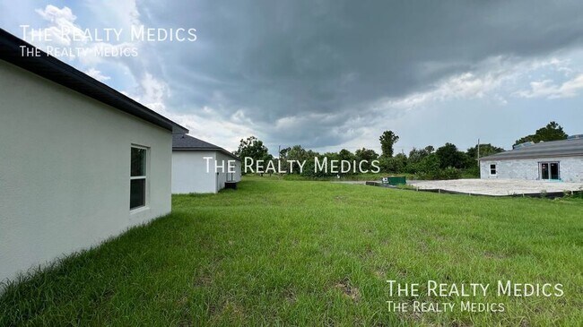 Building Photo - 3290 Halden Ave SE