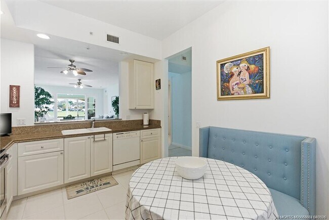 Building Photo - 1 Harbour Isle Dr E