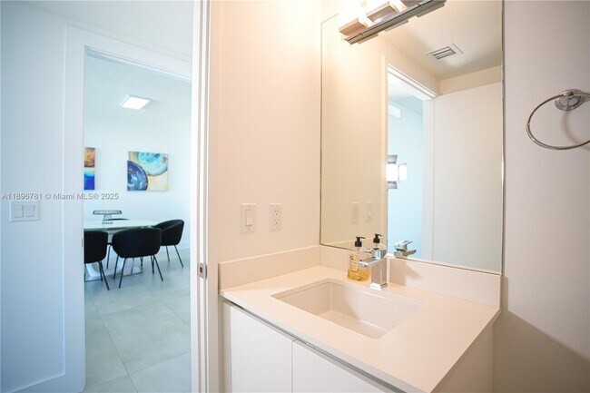 Building Photo - 300 Sunny Isles Blvd