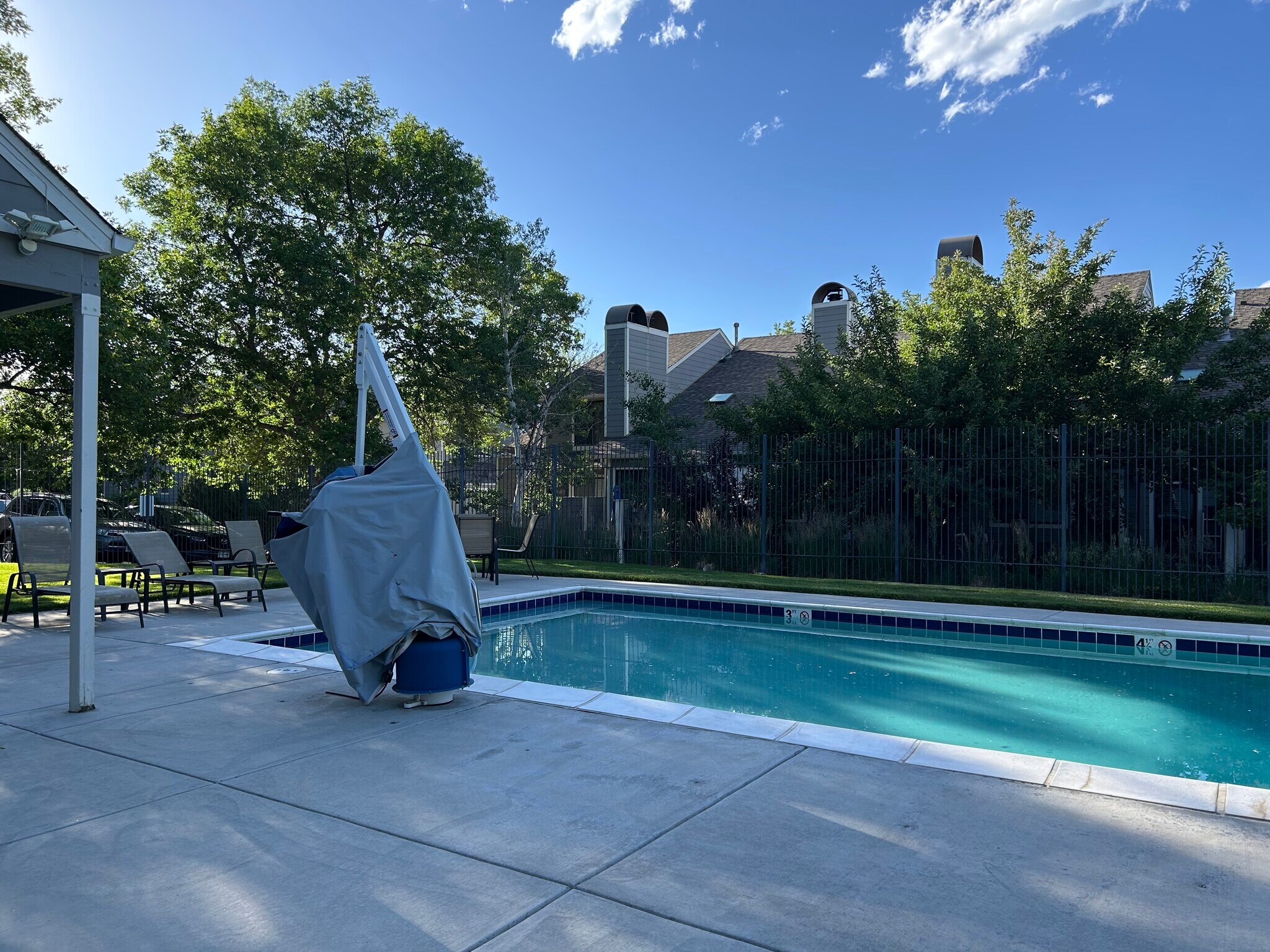 Private Pool - 356 S Taft Ct