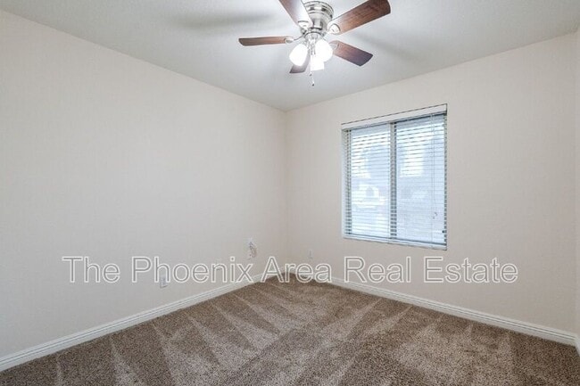 Building Photo - 3231 N Woodburne Dr